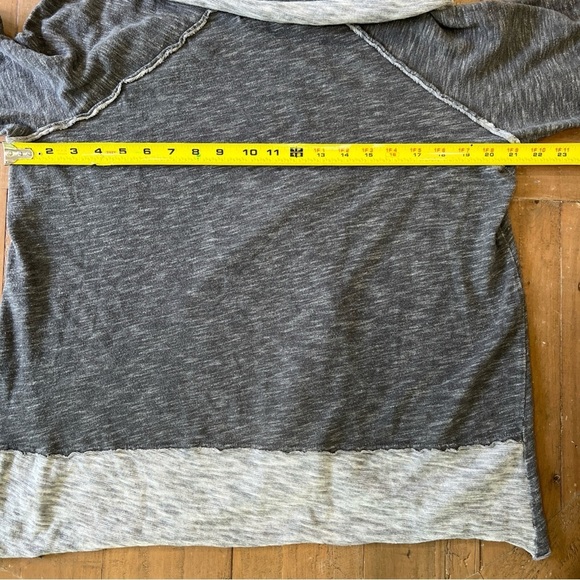 FREE PEOPLE Beach One Body Cocoon Cowl Neck Pullover Top Long Sleeve Gray Small - Picture 7 of 8